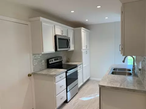 5220 Highland Shrs, Flushing, MI 48433 photo 3