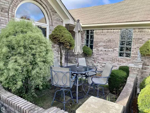 19040 Elmer, Macomb, MI 48044 photo 4