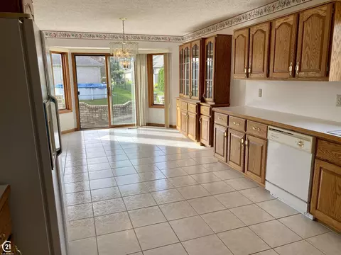 19040 Elmer, Macomb, MI 48044 photo 16