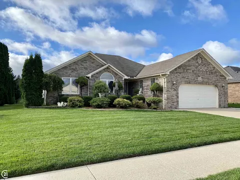 19040 Elmer, Macomb, MI 48044 photo 2