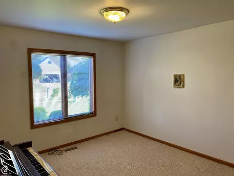 19040 Elmer, Macomb, MI 48044 photo 24