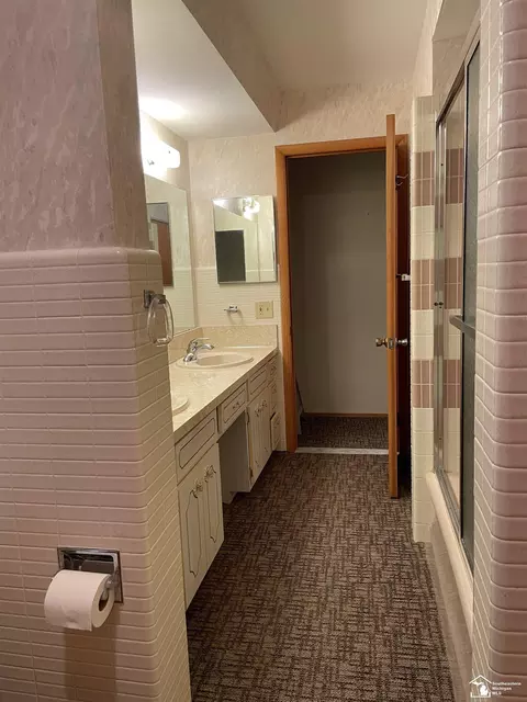 31256 Gilbert Dr, Warren, MI 48093 photo 22