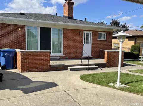 31256 Gilbert Dr, Warren, MI 48093 photo 6