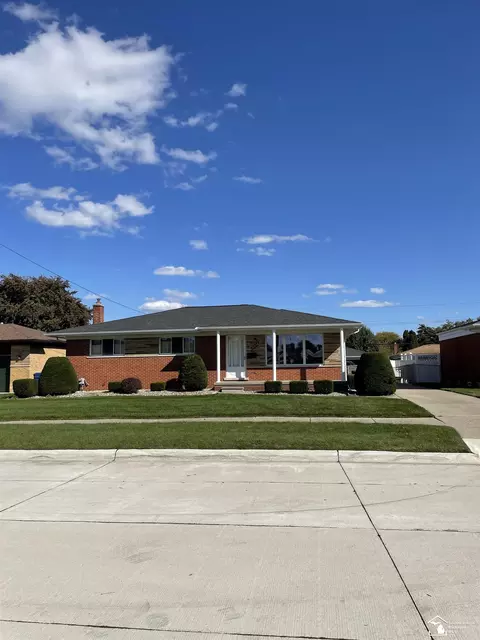 31256 Gilbert Dr, Warren, MI 48093 photo 4