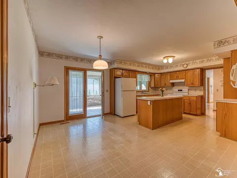 1725 Hendricks, Monroe, MI 48162 photo 12