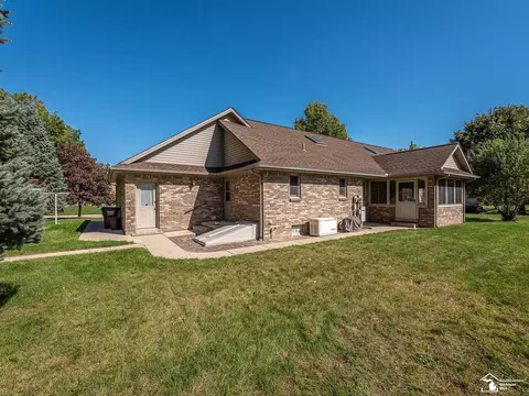 1725 Hendricks, Monroe, MI 48162 photo 7
