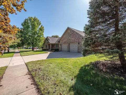 1725 Hendricks, Monroe, MI 48162 photo 4