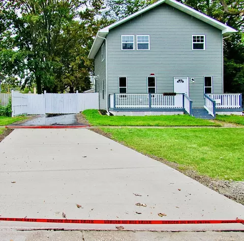 26227 Ypsilanti, Flat Rock, MI 48134