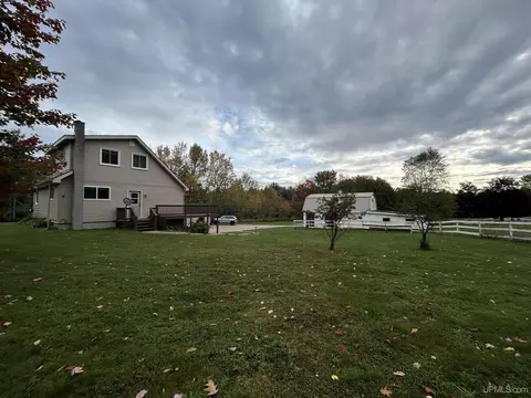 6748 S Us41, Marquette, MI 49855