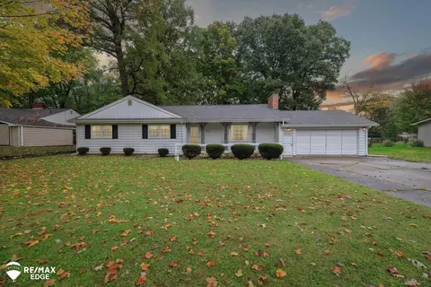 6209 Woodmoor, Burton, MI 48509