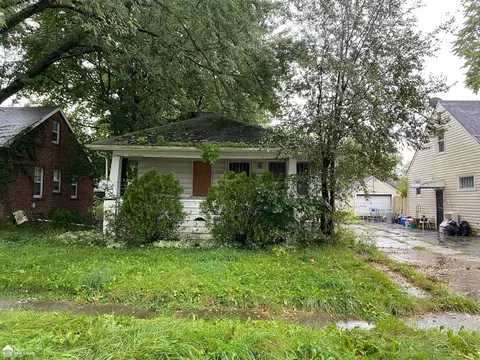 1705 Copeman, Flint, MI 48504