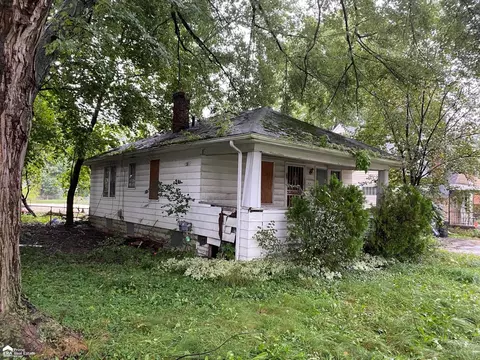 1705 Copeman, Flint, MI 48504 photo 3