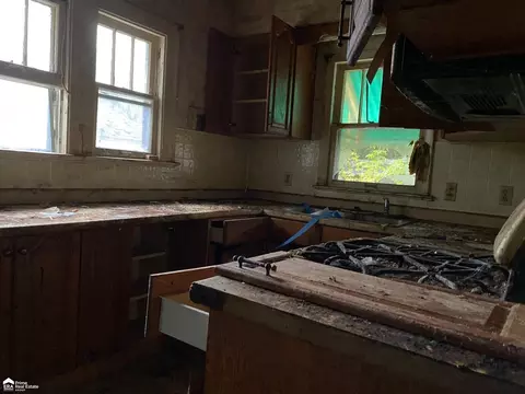 1705 Copeman, Flint, MI 48504 photo 5