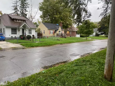 1705 Copeman, Flint, MI 48504 photo 8