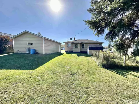512 W Division, Ishpeming, MI 49849 photo 3