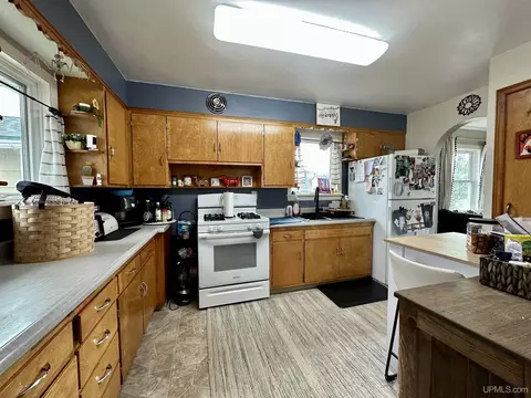 512 W Division, Ishpeming, MI 49849 photo 4