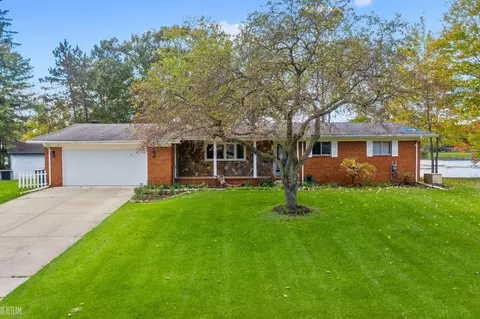 327 Coats, Lake Orion, MI 48362