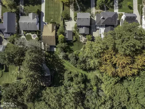 840 Rivard, Grosse Pointe, MI 48230 photo 35