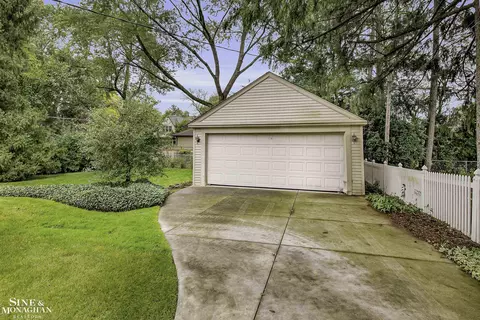 840 Rivard, Grosse Pointe, MI 48230 photo 26