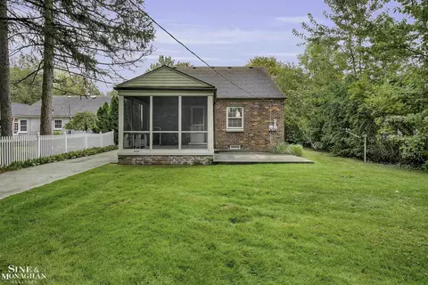 840 Rivard, Grosse Pointe, MI 48230 photo 24