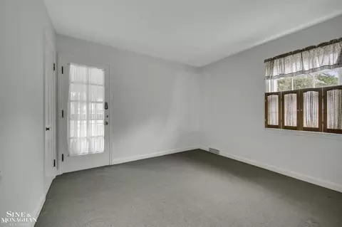 840 Rivard, Grosse Pointe, MI 48230 photo 12