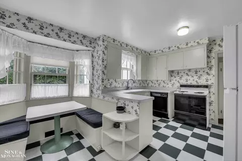 840 Rivard, Grosse Pointe, MI 48230 photo 7