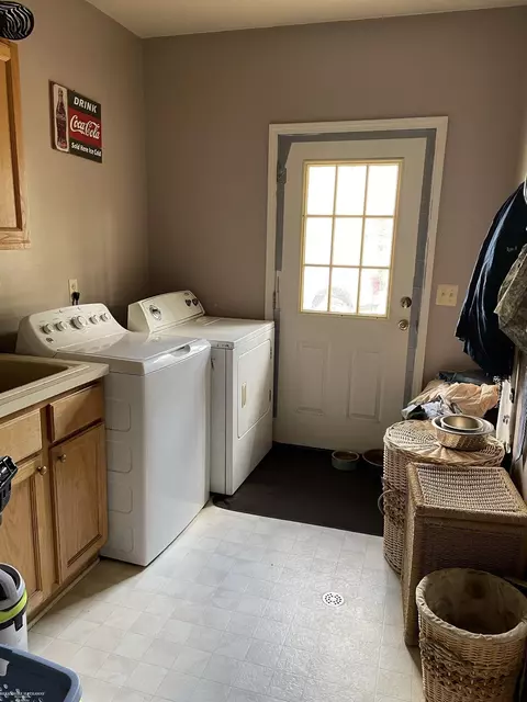 432 Mack, Leonard, MI 48367 photo 14