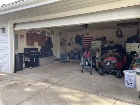 432 Mack, Leonard, MI 48367 photo 11