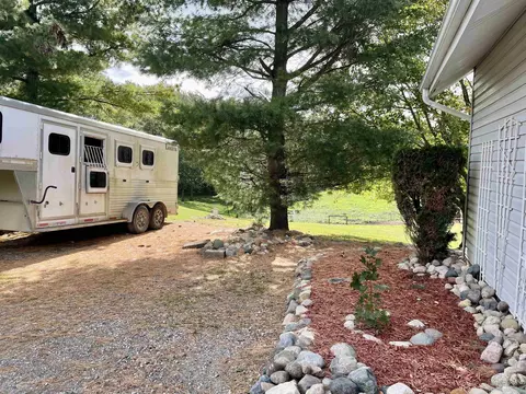 432 Mack, Leonard, MI 48367 photo 5