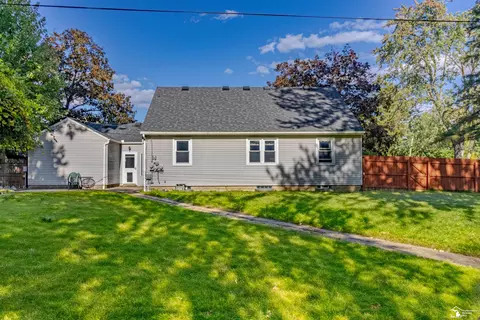 2809 Bluebush, Monroe, MI 48162 photo 2