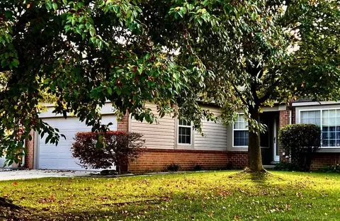 34459 Manor Run, Sterling Heights, MI 48312