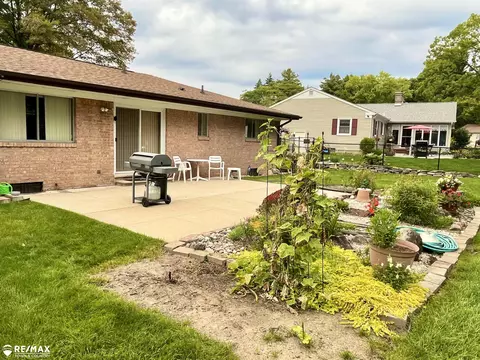 2436 Redwood, Flushing, MI 48433 photo 28