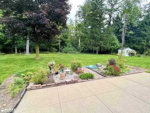 2436 Redwood, Flushing, MI 48433 photo 32