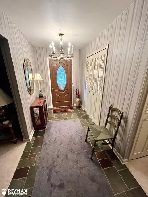 2436 Redwood, Flushing, MI 48433 photo 3