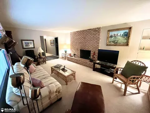 2436 Redwood, Flushing, MI 48433 photo 6