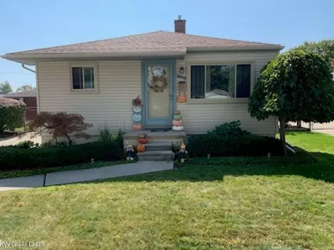 22732 Arcadia, Saint Clair Shores, MI 48082