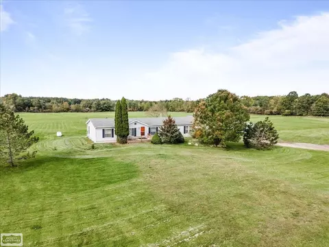 8143 Gibbons, Grant, MI 48032