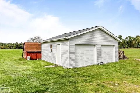 8143 Gibbons, Grant, MI 48032 photo 8