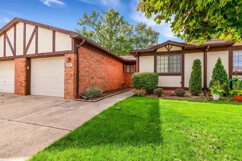 25143 Joanne Smith, Warren, MI 48091