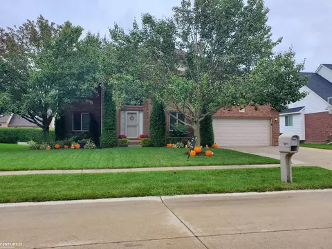 32787 Kathleen, Chesterfield, MI 48047