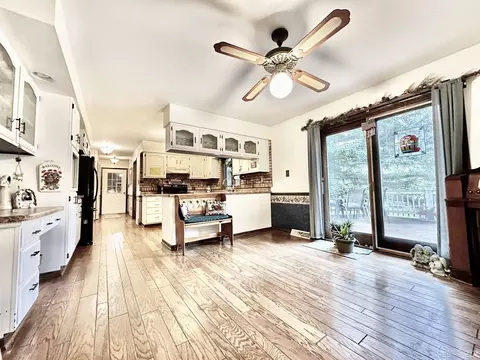 1015 E, Iron Mountain, MI 49801 photo 9