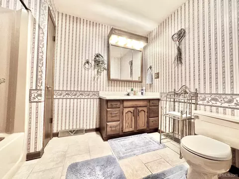 1015 E, Iron Mountain, MI 49801 photo 12
