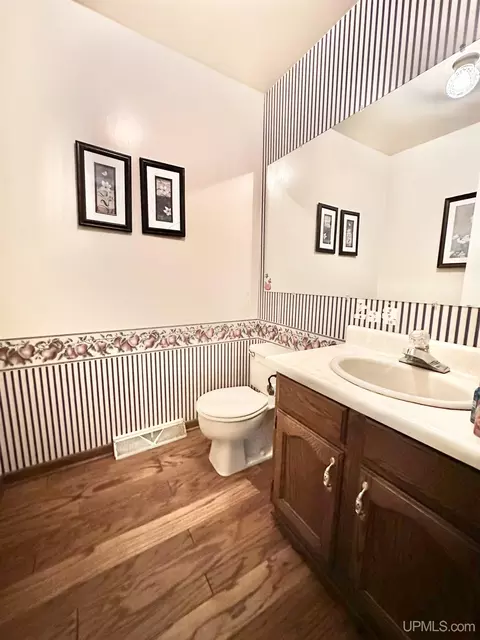 1015 E, Iron Mountain, MI 49801 photo 21