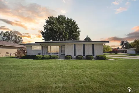 35722 Devereaux, Clinton Township, MI 48035