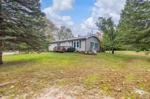 2692 E Baker, Midland, MI 48642