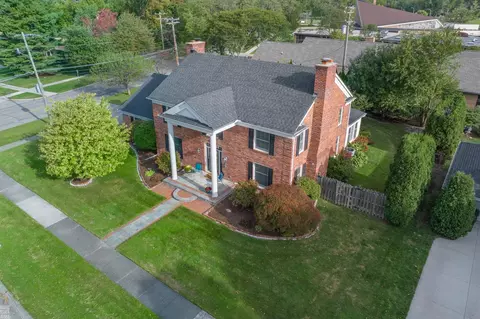 592 Thorn Tree, Grosse Pointe Woods, MI 48236 photo 39