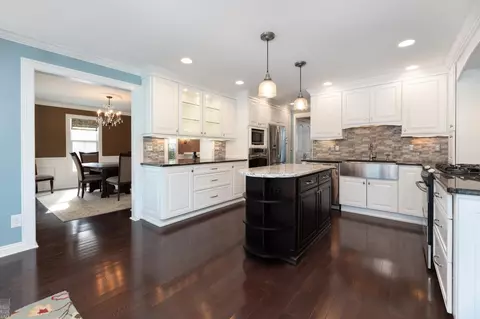 592 Thorn Tree, Grosse Pointe Woods, MI 48236 photo 8