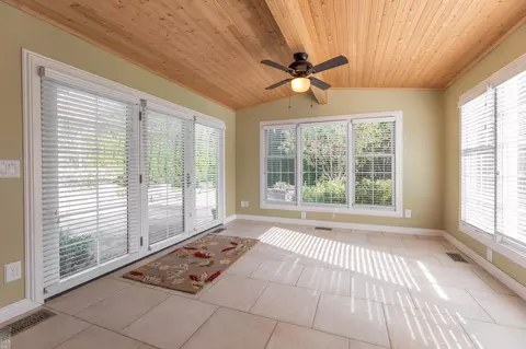 592 Thorn Tree, Grosse Pointe Woods, MI 48236 photo 13