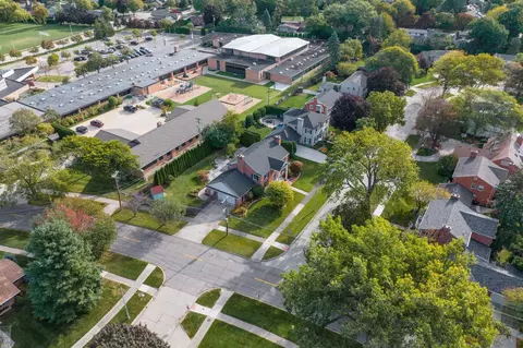 592 Thorn Tree, Grosse Pointe Woods, MI 48236 photo 48