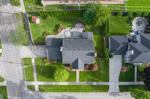 592 Thorn Tree, Grosse Pointe Woods, MI 48236 photo 45